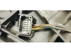 Recambio de retrovisor izquierdo para renault megane iii coupe 1.5 dci 110 fap referencia OEM IAM 12523140  