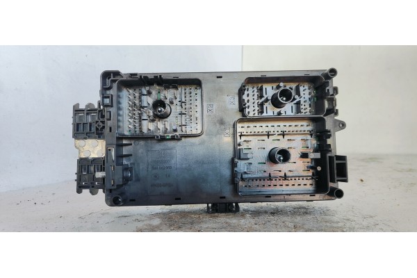 Recambio de caja reles / fusibles para chevrolet cruze 1.6 i 113 referencia OEM IAM 13255300  
