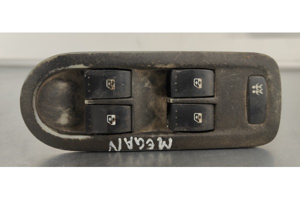 Recambio de mando elevalunas delantero izquierdo para renault megane ii berlina 5p confort dynamique referencia OEM IAM 15601807