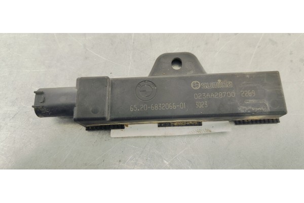 Recambio de antena para bmw serie 1 lim. (f40) 1.5 d 116 [116] fap referencia OEM IAM 65206832066  