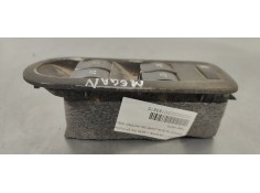 Recambio de mando elevalunas delantero izquierdo para renault megane ii berlina 5p confort dynamique referencia OEM IAM 15601807