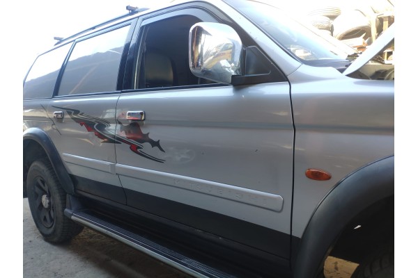Recambio de puerta delantera derecha para mitsubishi montero sport (k90) 2.5 td cat referencia OEM IAM   