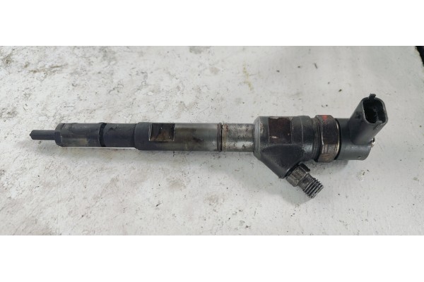 Recambio de inyector para kia sorento 2.5 crdi ex referencia OEM IAM 0445110275  