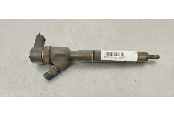 Recambio de inyector para hyundai getz (tb) referencia OEM IAM 0445110256  