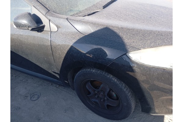 Recambio de aleta delantera derecha para renault megane iii coupe expression referencia OEM IAM   