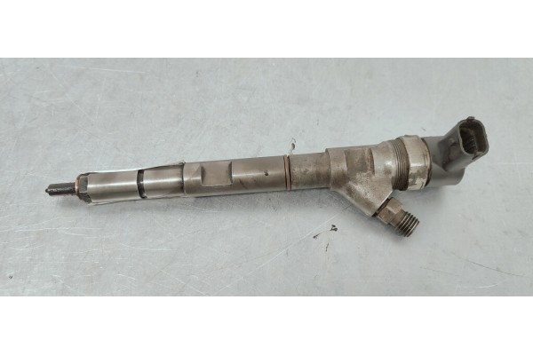 Recambio de inyector para kia sorento 2.5 crdi ex referencia OEM IAM 0445110092  