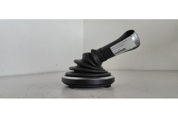 Recambio de pomo palanca cambio para ford fiesta (cbk) 1.4 16v cat referencia OEM IAM 2S617277ABW  
