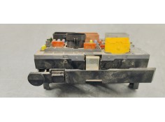 Recambio de caja reles / fusibles para peugeot 3008 1.6 hdi 112 fap referencia OEM IAM 9675877980  