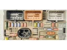 Recambio de caja reles / fusibles para peugeot 3008 1.6 hdi 112 fap referencia OEM IAM 9675877980  