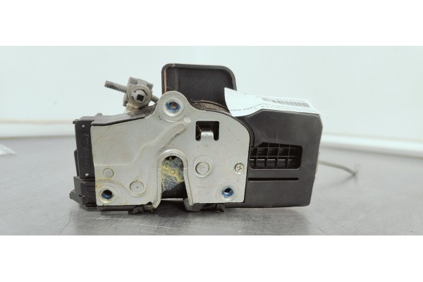 Recambio de cerradura puerta delantera izquierda para chevrolet captiva 2.0 d referencia OEM IAM   