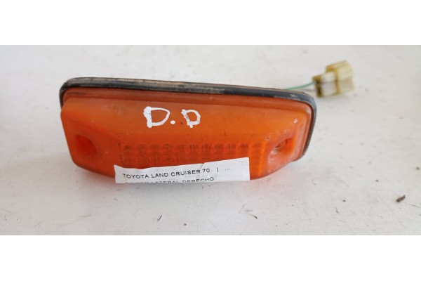 Recambio de piloto lateral derecho para toyota land cruiser 70 referencia OEM IAM 65276527  