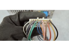 Recambio de sistema audio / radio cd para kia carens (un) 2.0 crdi referencia OEM IAM   