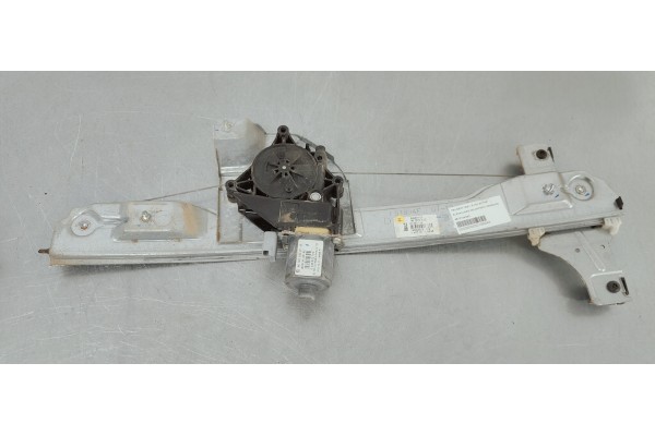 Recambio de elevalunas delantero derecho para peugeot 208 1.6 hdi 92 fap referencia OEM IAM 9673154380  