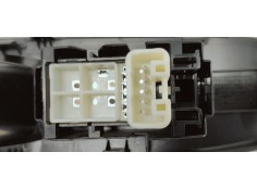 Recambio de mando elevalunas delantero derecho para toyota yaris 1.5 i 112 referencia OEM IAM 742310D690  