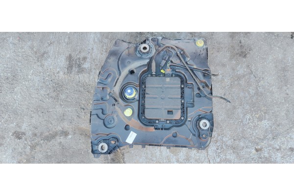 Recambio de deposito combustible para citroen c4 cactus 1.6hdi 100 fap referencia OEM IAM P1002942  