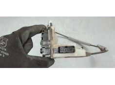 Recambio de cerradura puerta delantera derecha para peugeot 208 1.6 hdi 92 fap referencia OEM IAM 9688079980  