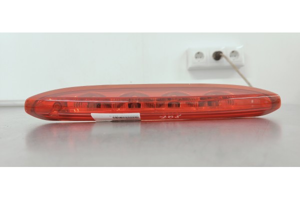 Recambio de luz central de freno para peugeot 208 1.6 hdi 92 fap referencia OEM IAM 9674309080  