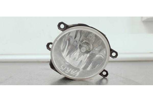 Recambio de faro antiniebla izquierdo para toyota yaris 1.5 i 112 referencia OEM IAM 8122002110  
