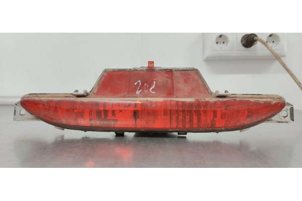 Recambio de piloto trasero central para peugeot 208 1.6 hdi 92 fap referencia OEM IAM 9674308980  