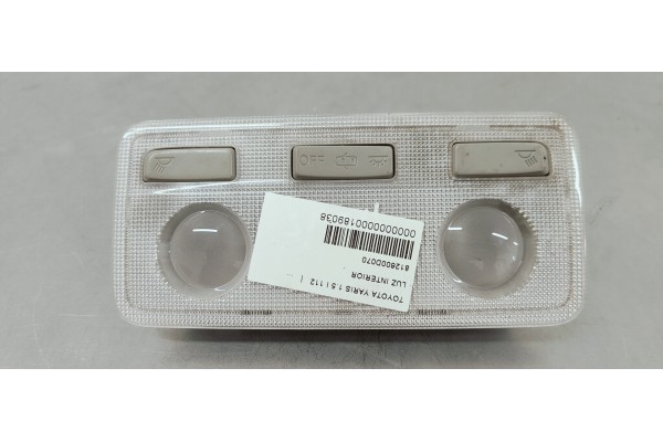 Recambio de luz interior para toyota yaris 1.5 i 112 referencia OEM IAM 812600D070  