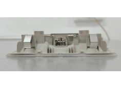 Recambio de luz interior para toyota yaris 1.5 i 112 referencia OEM IAM 812600D070  