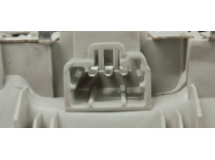 Recambio de luz interior para toyota yaris 1.5 i 112 referencia OEM IAM 812600D070  