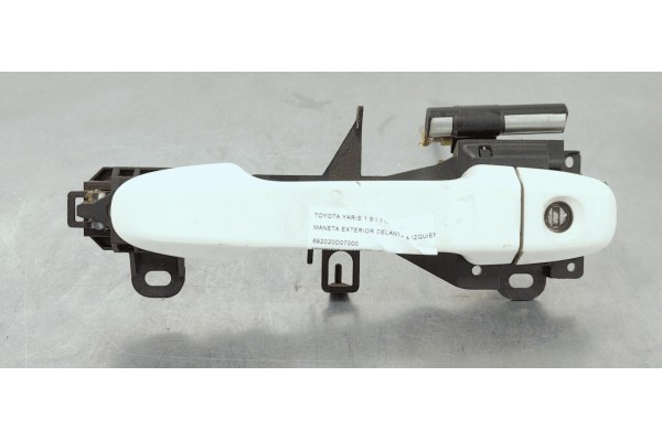 Recambio de maneta exterior delantera izquierda para toyota yaris 1.5 i 112 referencia OEM IAM 692020D07000  