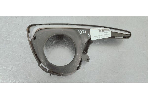 Recambio de moldura antiniebla derecha para toyota yaris 1.5 i 112 referencia OEM IAM 814810D340  