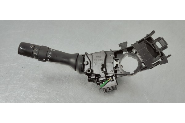 Recambio de mando luces para toyota yaris 1.5 i 112 referencia OEM IAM 17F938  