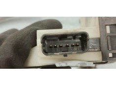 Recambio de cerradura puerta trasera izquierda para peugeot 208 1.6 hdi 92 fap referencia OEM IAM 9688080880  