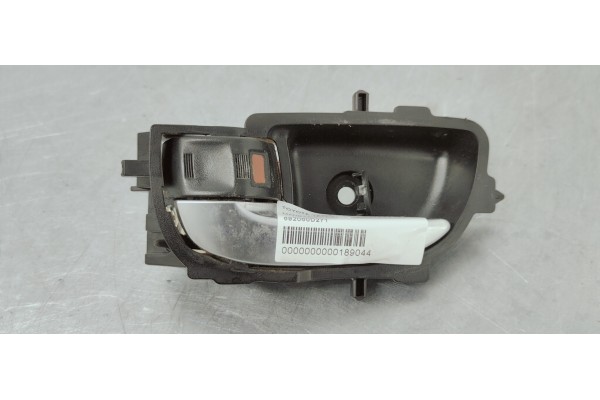 Recambio de maneta interior delantera izquierda para toyota yaris 1.5 i 112 referencia OEM IAM 692060D271  