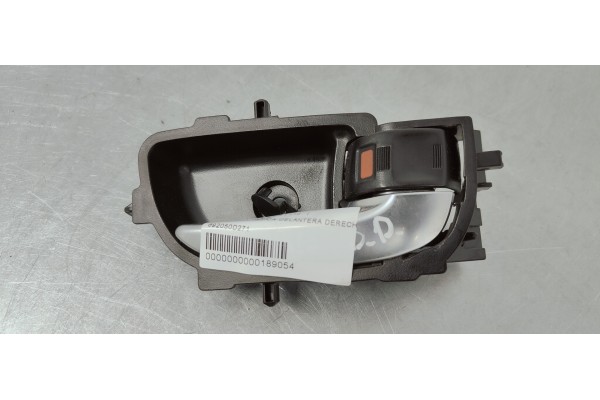 Recambio de maneta interior delantera derecha para toyota yaris 1.5 i 112 referencia OEM IAM 692050D271  
