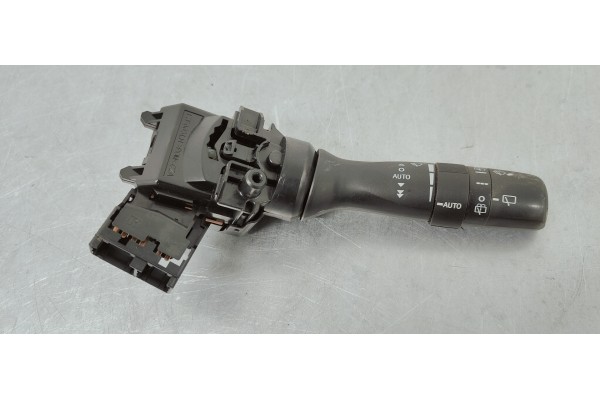 Recambio de mando limpia para toyota yaris 1.5 i 112 referencia OEM IAM 17F936  