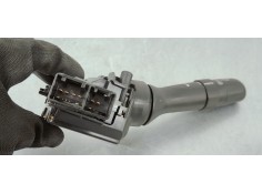 Recambio de mando limpia para toyota yaris 1.5 i 112 referencia OEM IAM 17F936  
