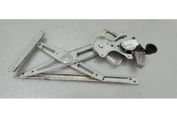 Recambio de elevalunas delantero derecho para toyota yaris 1.5 i 112 referencia OEM IAM 857100D100  