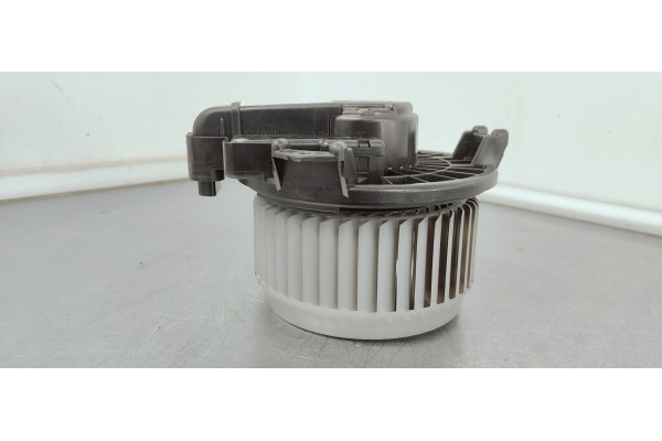 Recambio de ventilador calefaccion para toyota yaris 1.5 i 112 referencia OEM IAM   