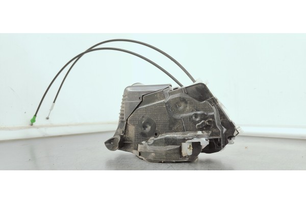 Recambio de cerradura puerta delantera derecha para toyota yaris 1.5 i 112 referencia OEM IAM U3111130  