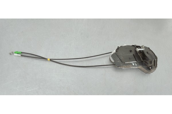 Recambio de cerradura puerta trasera derecha para toyota yaris 1.5 i 112 referencia OEM IAM U2014110  