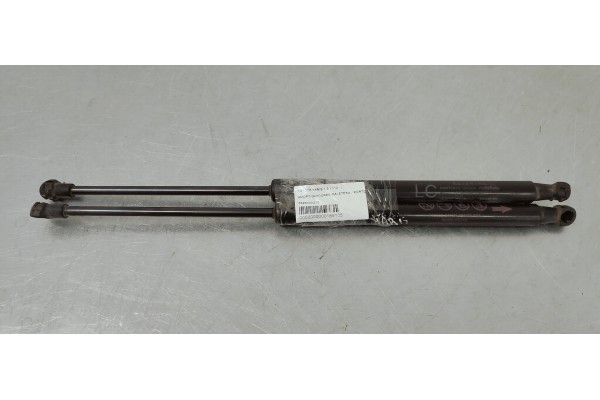Recambio de amortiguadores maletero / porton para toyota yaris 1.5 i 112 referencia OEM IAM 689500D210  