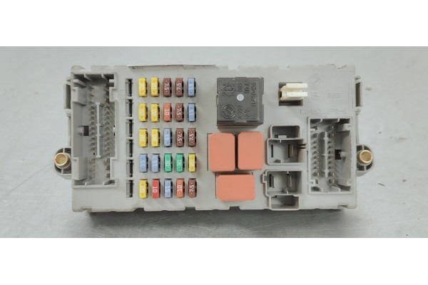 Recambio de caja reles / fusibles para fiat croma (194) 1.9 16v multijet dynamic referencia OEM IAM 46846745  