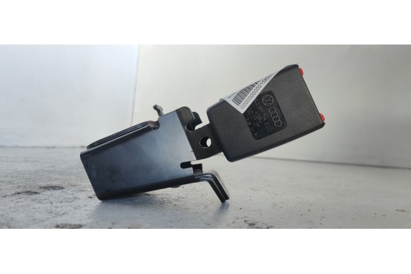 Recambio de enganche cinturon trasero central para audi q7 (4l) 3.0 tdi referencia OEM IAM 4L0857739G010  