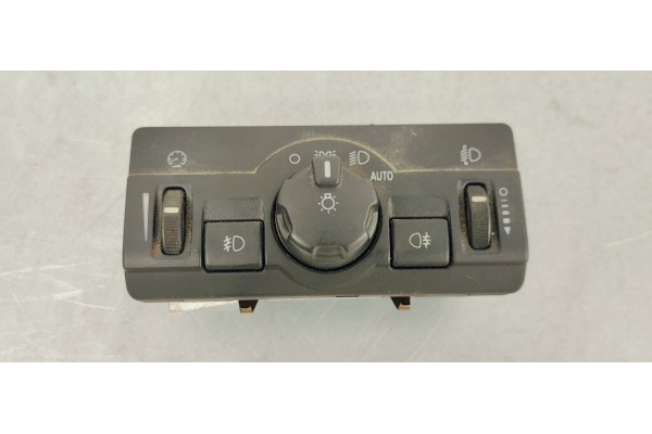 Recambio de mando luces para land rover freelander (lr2) 2.2 td4 150 4x4 referencia OEM IAM 6G9N13A024HE  