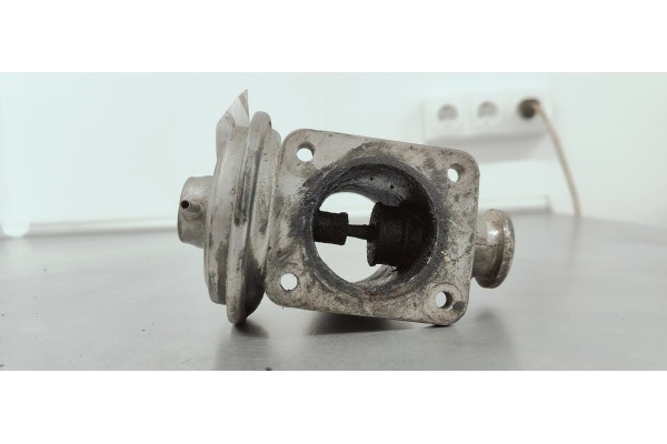 Recambio de valvula egr para bmw serie 3 berlina (e46) 2.0 d 150 [320] referencia OEM IAM 778545204  