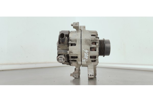 Recambio de alternador para toyota yaris 1.5 i 112 referencia OEM IAM 270600Y370  