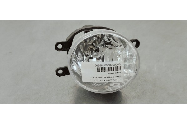 Recambio de faro antiniebla derecho para toyota aygo x 1.0i 72 referencia OEM IAM 8121002110  