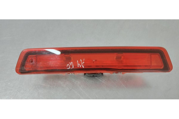Recambio de luz central de freno para toyota aygo x 1.0i 72 referencia OEM IAM 815700H030  