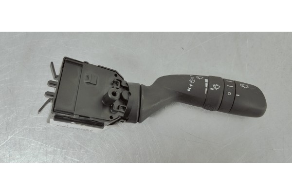 Recambio de mando limpia para toyota aygo x 1.0i 72 referencia OEM IAM 17J915  