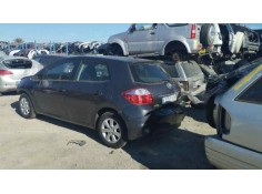 toyota auris del año 2012