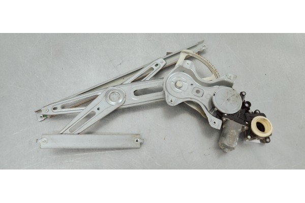 Recambio de elevalunas delantero derecho para toyota auris 1.4d4d 90 fap referencia OEM IAM 8570102010  