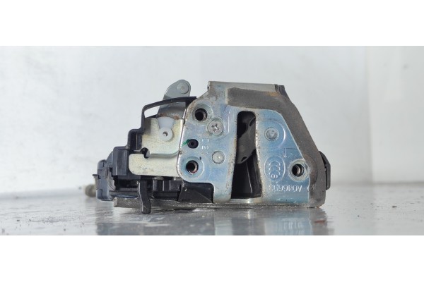 Recambio de cerradura puerta trasera izquierda para subaru forester 2.0 diesel cat referencia OEM IAM   